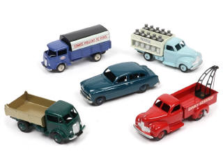 Lot 511 - DINKY TOYS (FRANCE) (5)