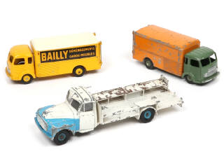 Lot 502 - DINKY TOYS (FRANCE) (3)