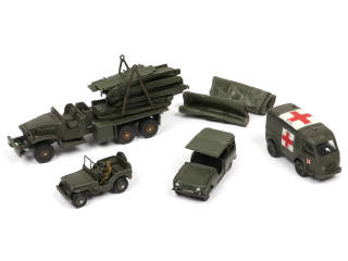 Lot 504 - DINKY TOYS (FRANCE) (4)