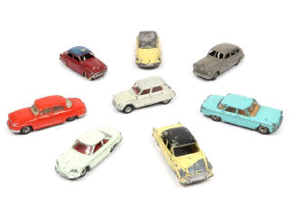 Lot 522 - DINKY TOYS (FRANCE) (8)