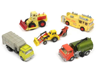 Lot 455 - DINKY TOYS (GB) (5)