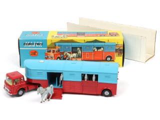 Lot 299 - CORGI TOYS (GB) (1)