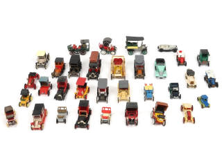Lot 374 - DIVERS (33)