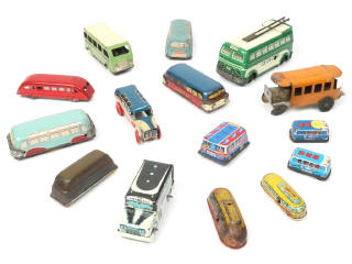 Lot 363 - DIVERS (15)