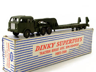 Lot 718 - DINKY TOYS FRANCE (1)