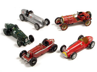 Lot 356 - DIVERS (5)