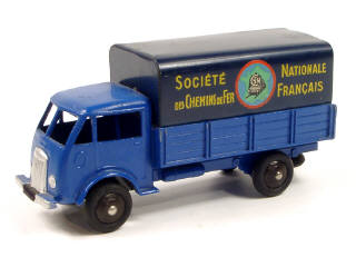 Lot 756 - DINKY TOYS FRANCE (1)