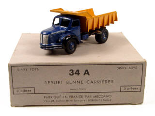 Lot 772 - DINKY TOYS FRANCE (2)