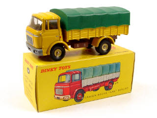 Lot 795 - DINKY TOYS FRANCE (1)