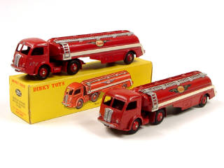 Lot 743 - DINKY TOYS (FRANCE) (2)