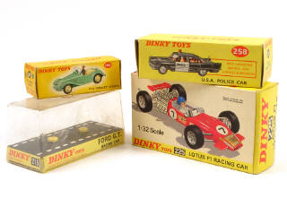 Lot 569 - DINKY TOYS (GB) (4)