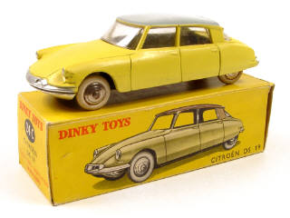 Lot 607 - DINKY TOYS (FRANCE) (1)