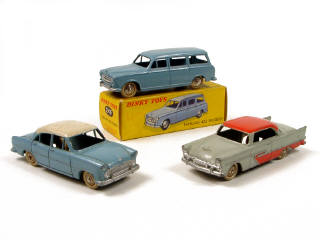 Lot 692 - DINKY TOYS (FRANCE) (3)