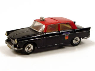 Lot 654 - DINKY TOYS FRANCE (1)