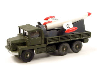 Lot 729 - DINKY TOYS FRANCE (1)