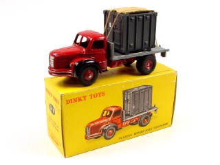 Lot 774 - DINKY TOYS (FRANCE) (1)