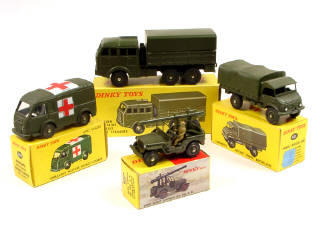 Lot 737 - DINKY TOYS FRANCE (4)