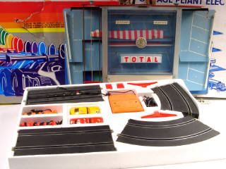 Lot 209 - JOUEF & FRANCE JOUETS (2)