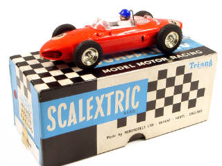 Lot 235 - SCALEXTRIC (1)