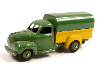 Lot 757 - DINKY TOYS FRANCE (1)