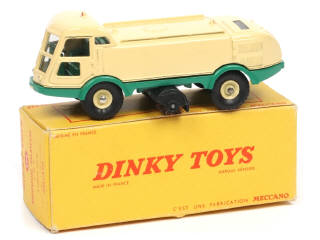 Lot 419 - DINKY TOYS (FRANCE) (1)