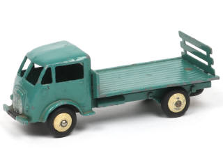 Lot 461 - DINKY TOYS (FRANCE) (1)