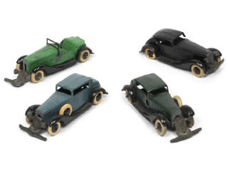 Lot 470 - DINKY TOYS (FRANCE) (4)