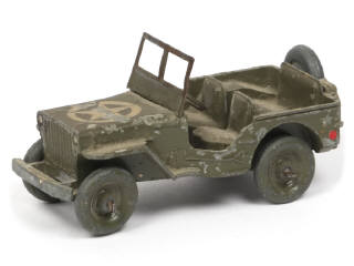 Lot 395 - DINKY TOYS (FRANCE) (1)