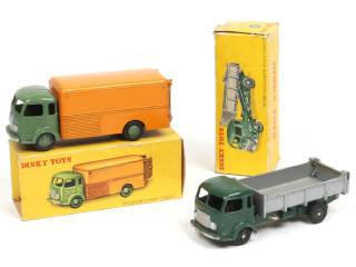 Lot 422 - DINKY TOYS (FRANCE) (2)