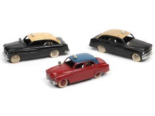Lot 380 - DINKY TOYS (GB) (3)
