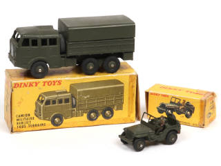 Lot 436 - DINKY TOYS (FRANCE) (2)