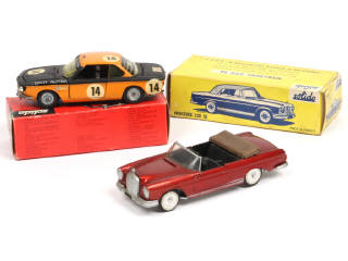 Lot 386 - DINKY TOYS (2)