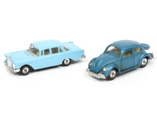 Lot 248 - DINKY TOYS (GB) (2)