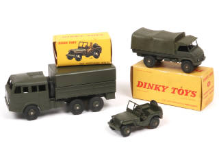 Lot 432 - DINKY TOYS (FRANCE) (3)