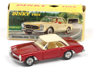Lot 412 - DINKY TOYS (FRANCE) (1)