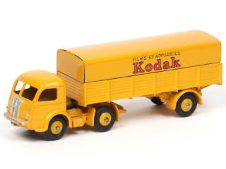 Lot 581 - DINKY TOYS (FRANCE) (1)