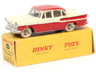 Lot 469 - DINKY TOYS (FRANCE) (1)