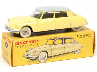 Lot 452 - DINKY TOYS (FRANCE) (1)