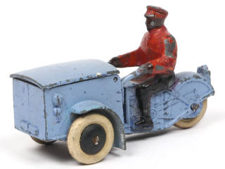 Lot 411 - DINKY TOYS (FRANCE) (1)