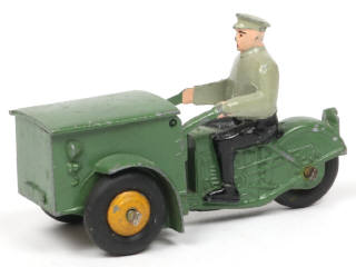 Lot 408 - DINKY TOYS (FRANCE) (1)