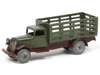 Lot 563 - DINKY TOYS (FRANCE) (1)