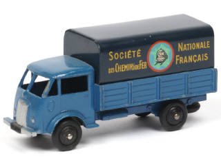 Lot 570 - DINKY TOYS (FRANCE) (1)