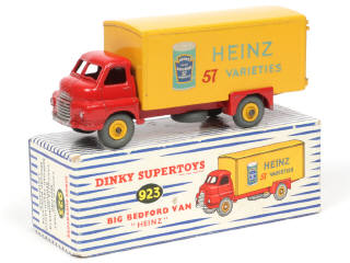 Lot 689 - DINKY TOYS (GB) (1)
