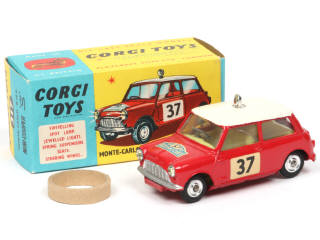 Lot 303 - CORGI TOYS (GB) (1)