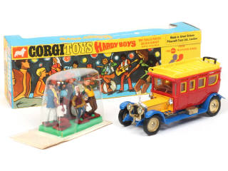 Lot 330 - CORGI TOYS (GB) (1)