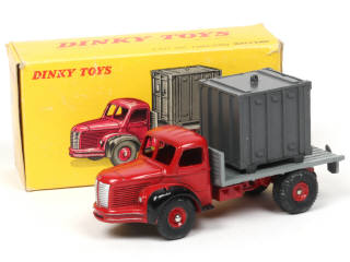 Lot 605 - DINKY TOYS (FRANCE) (1)