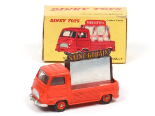 Lot 373 - DINKY TOYS (FRANCE) (1)