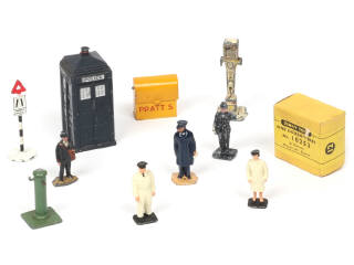 Lot 326 - DINKY TOYS (GB) (11)