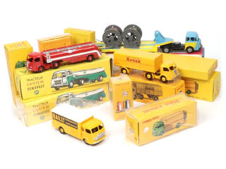Lot 259 - DIVERS (11)