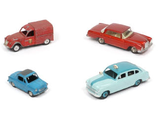 Lot 429 - DINKY TOYS (FRANCE) (4)
